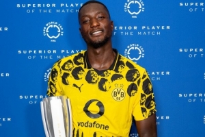 梅开二度!吉拉西当选多特vs蒙特雷全场最佳球员