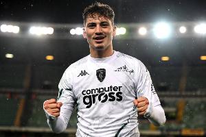 迪马:卡利亚里接近700万欧签下S-埃斯波西托,国米保留二转分成