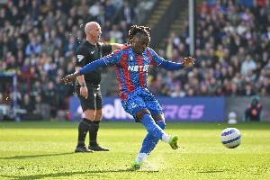 记者：埃泽首选始终是阿森纳，他甚至推动队友去打探枪手对己意向