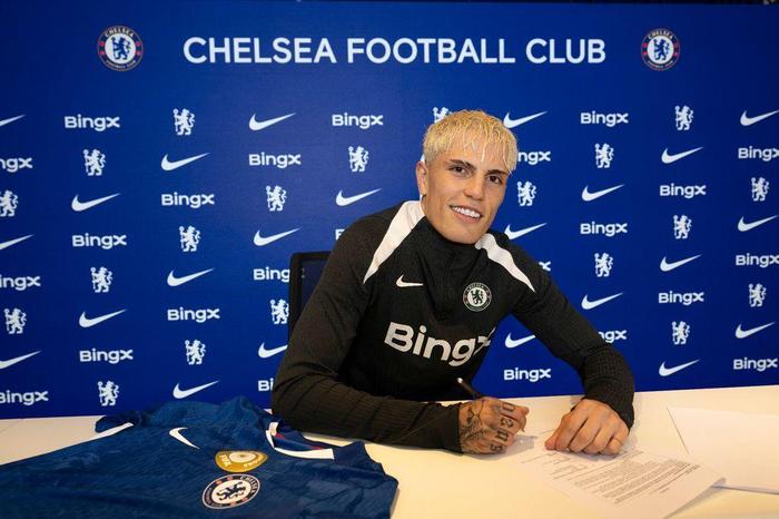 开云体育入口-夏窗收官倒计时：曼联、阿森纳领衔七笔待完成重磅交易