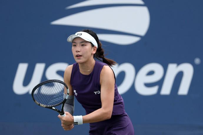 开云官网-王欣瑜2-6输掉首盘，0-1落后亚历山德洛娃