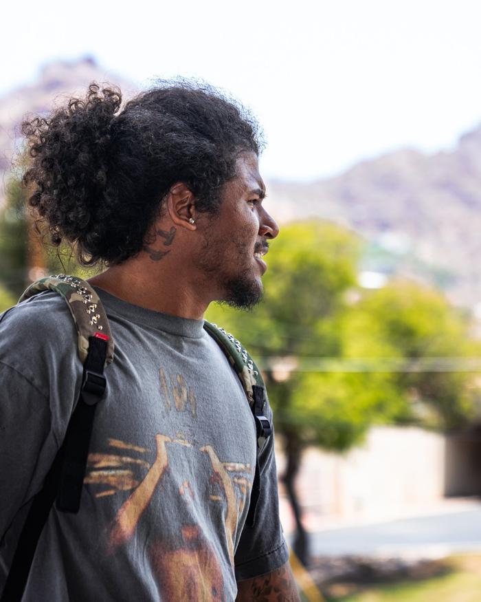 格林抵达太阳报到！满脸笑容迎接新生涯 太阳GM承诺后场先发